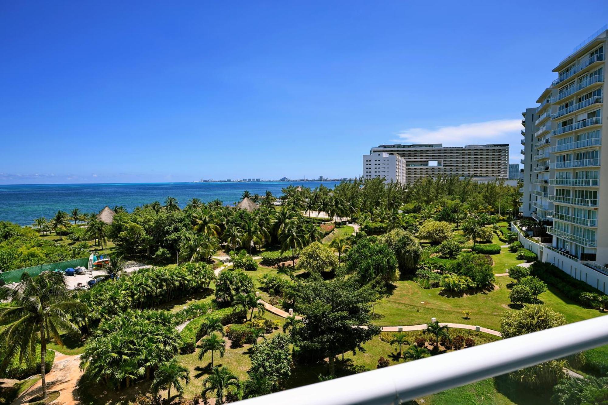 Beachfront Apartment Blue Vista Cancun Bagian luar foto
