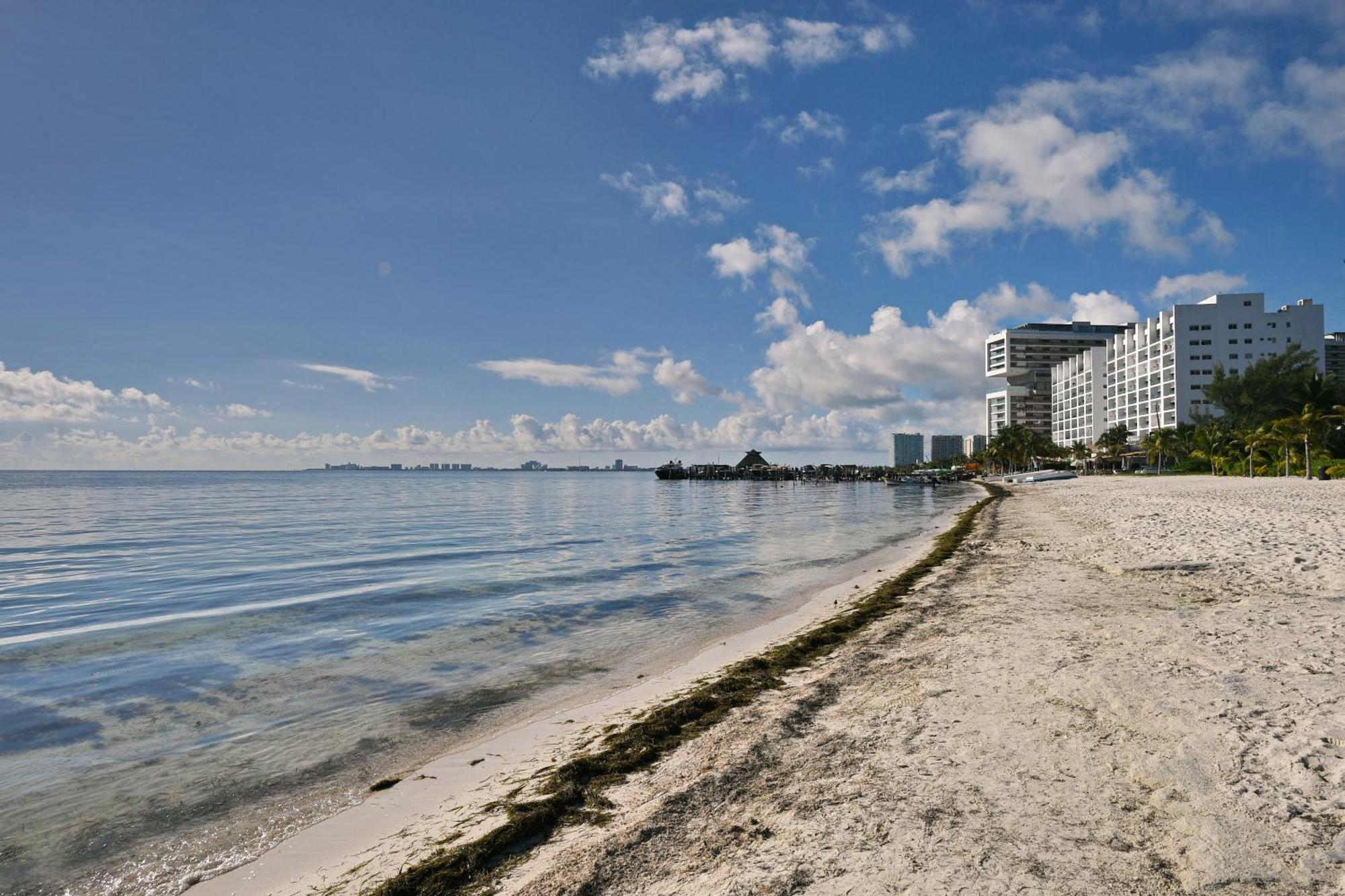 Beachfront Apartment Blue Vista Cancun Bagian luar foto
